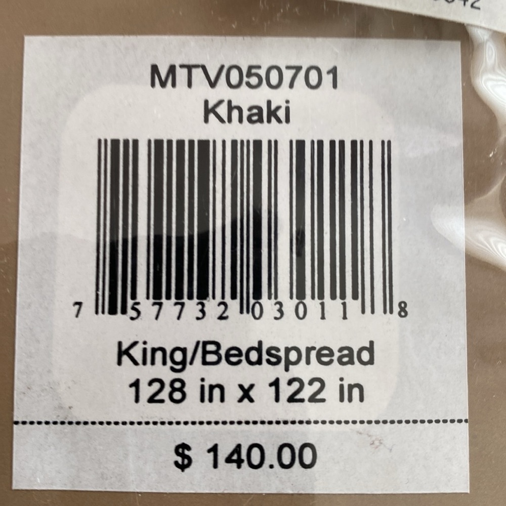 New in package king bedspread - Picture 4 of 4